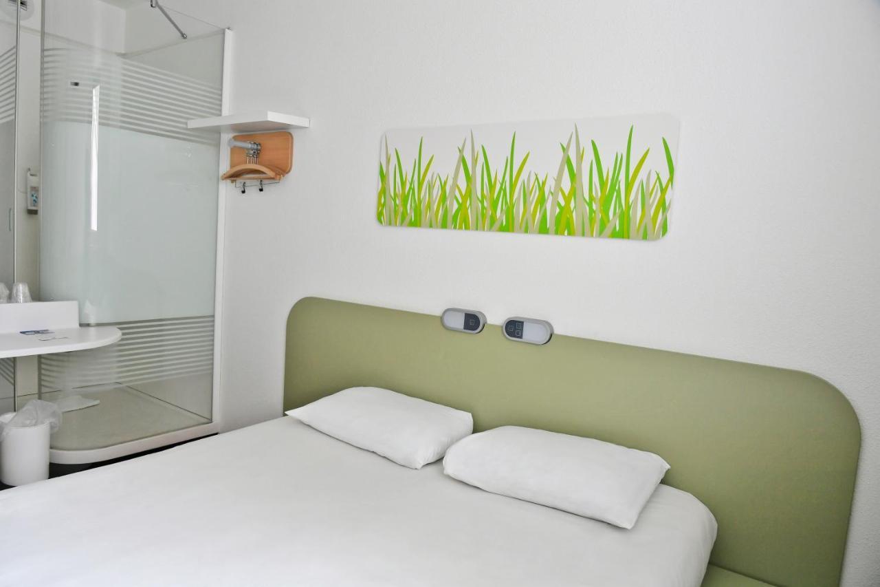 Ibis Budget Saint-Quentin Centre Gare Bagian luar foto