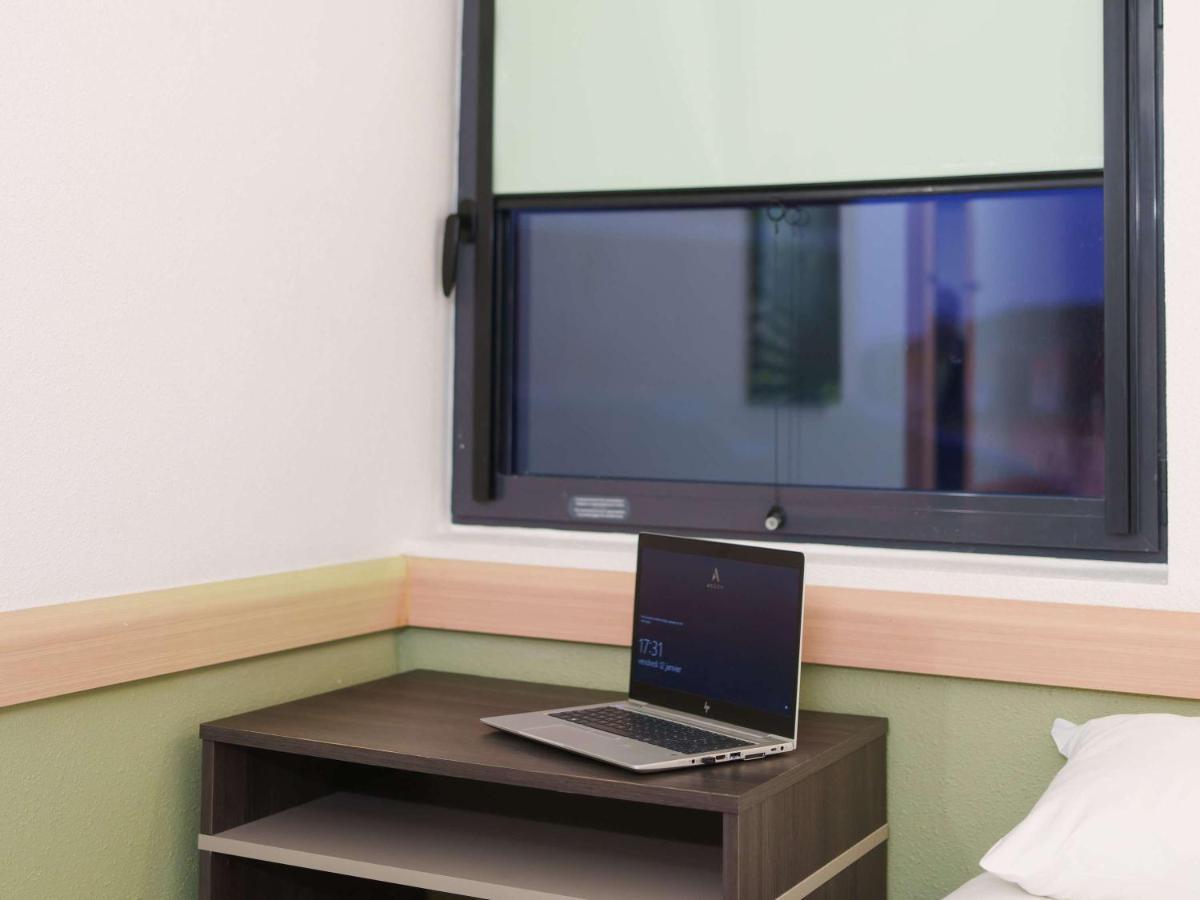 Ibis Budget Saint-Quentin Centre Gare Bagian luar foto