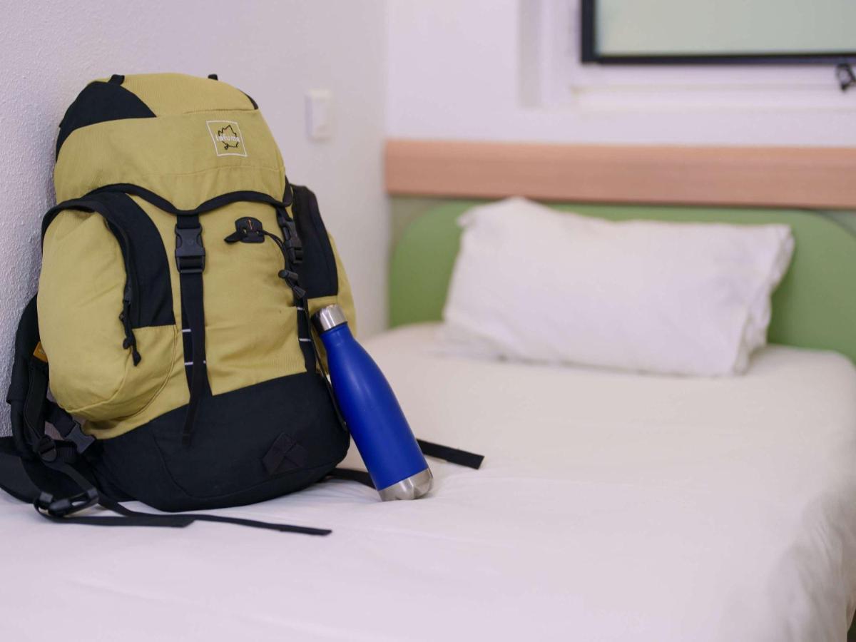 Ibis Budget Saint-Quentin Centre Gare Bagian luar foto