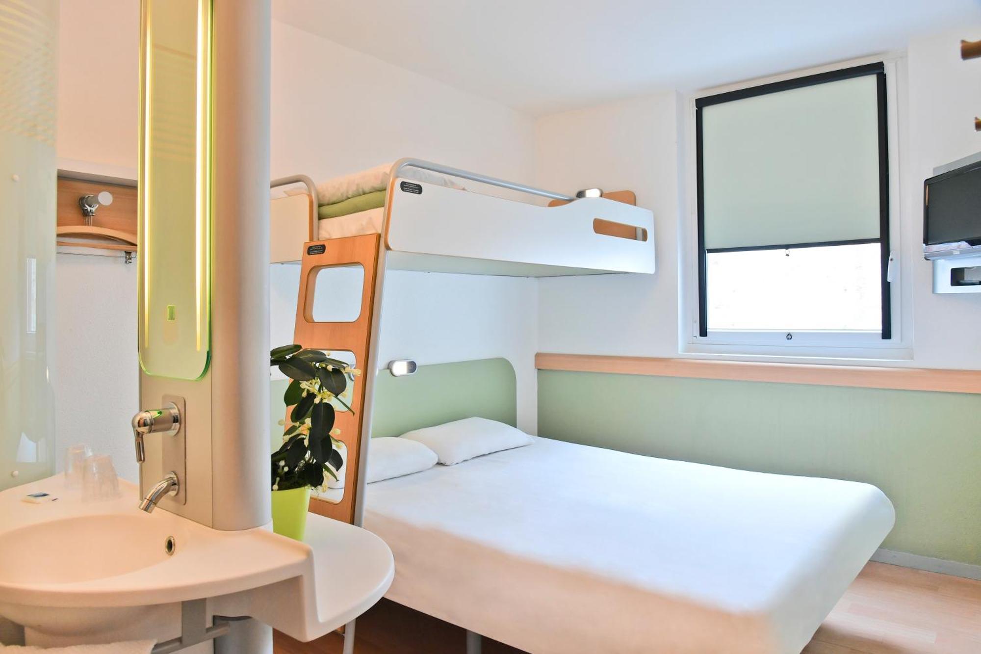 Ibis Budget Saint-Quentin Centre Gare Bagian luar foto