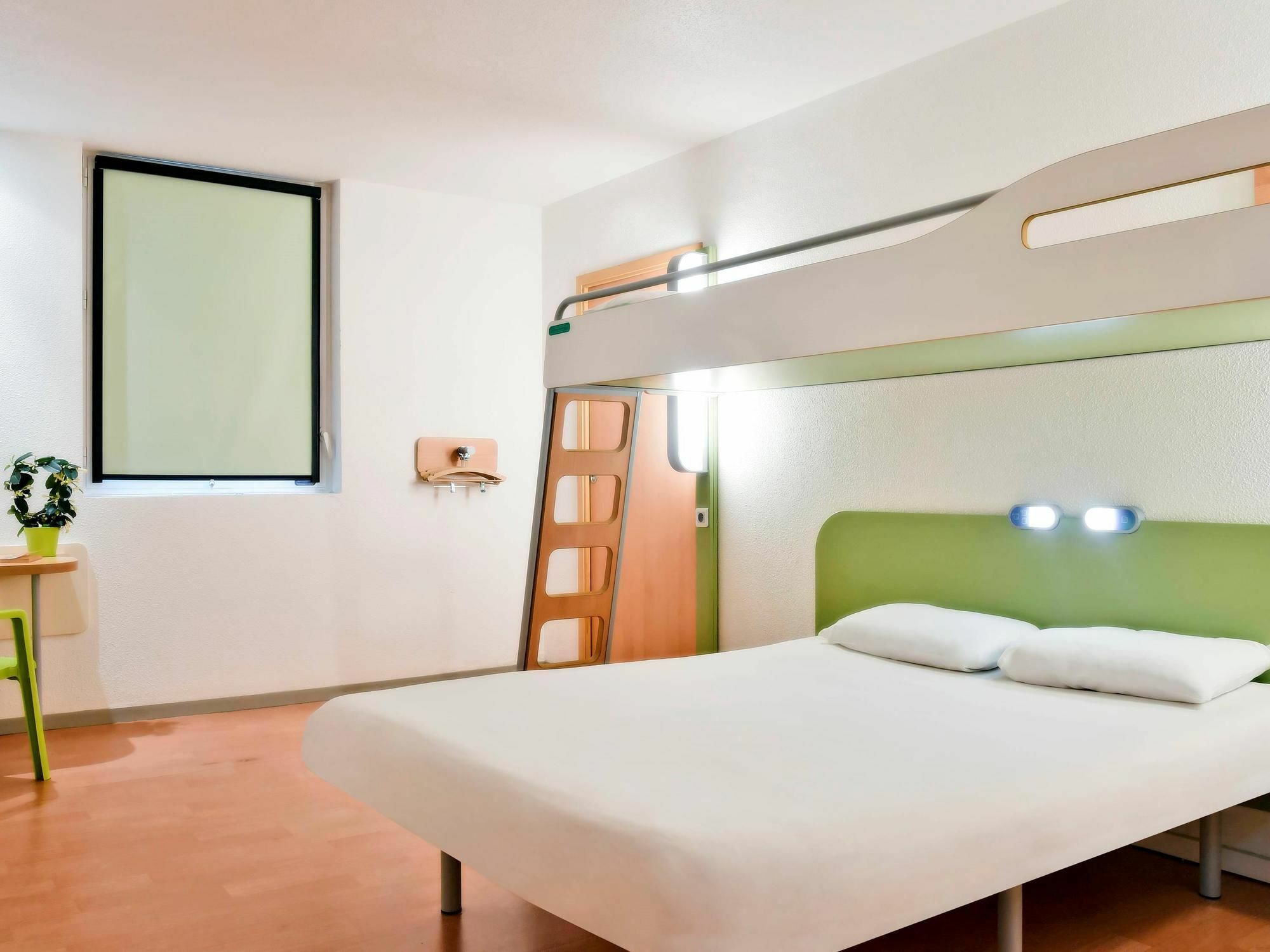 Ibis Budget Saint-Quentin Centre Gare Bagian luar foto